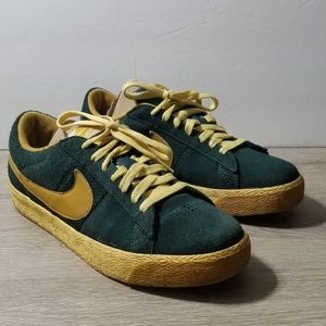 Nike SB Blazer Low sz 8.5 Green Gold